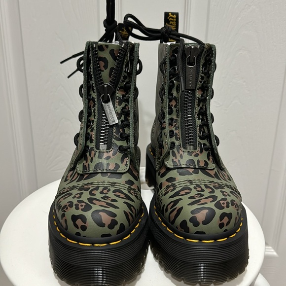 DR. MARTENS SINCLAIR PLATFORM BOOTS - Picture 3 of 15